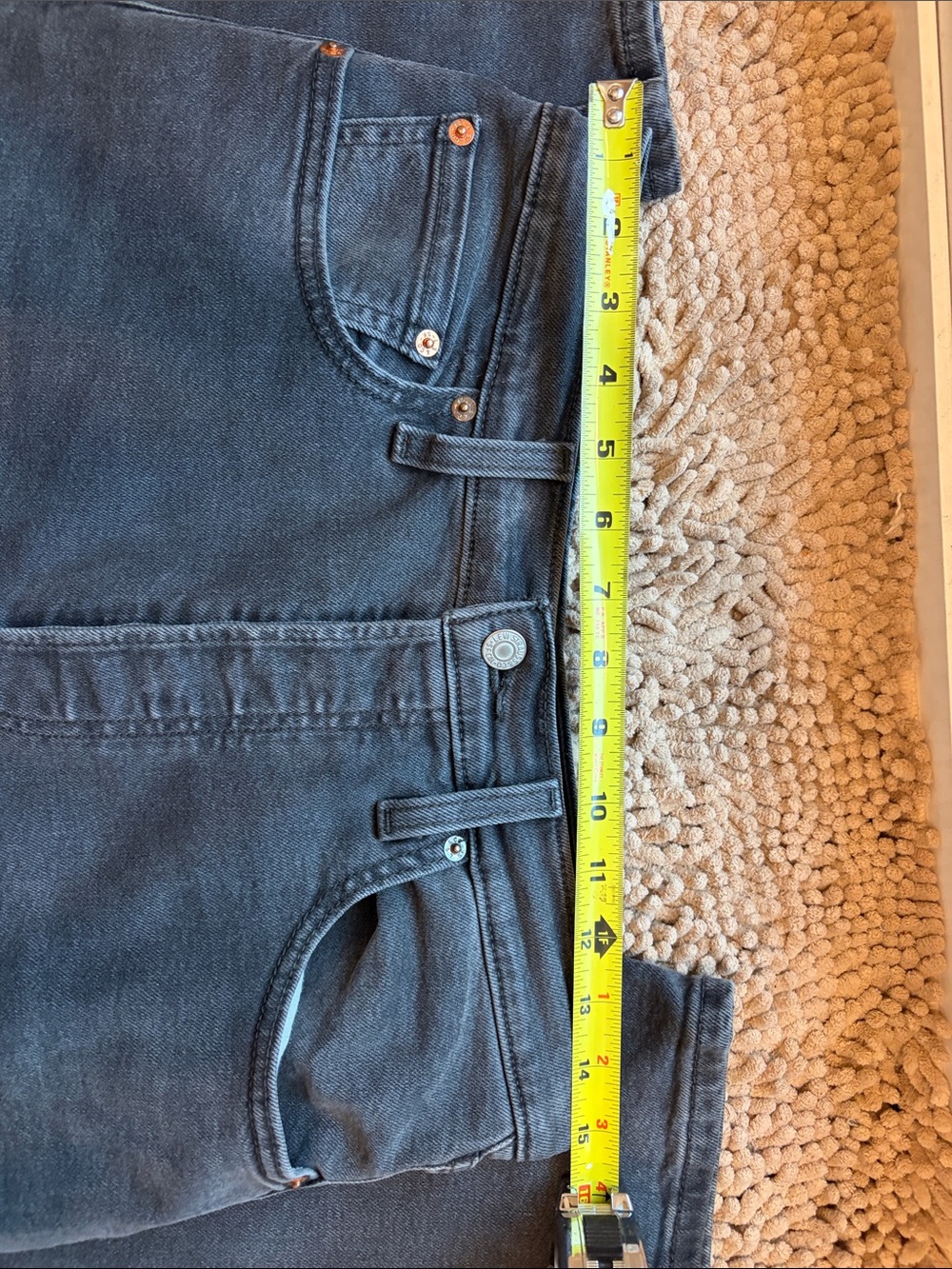 Levi’s Ribcage Button-Fly Jeans - Picture 4 of 10